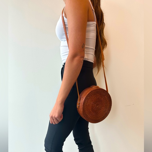 Woven crossbody small round bag - Picture 1 of 6